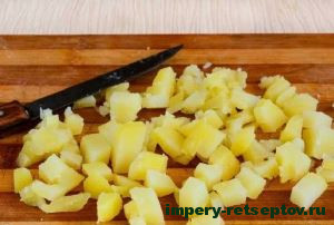 нарезать картофель