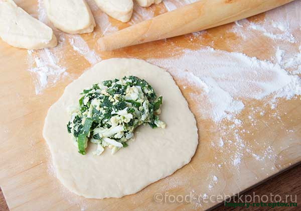 Луковники-пироги с зеленым луком