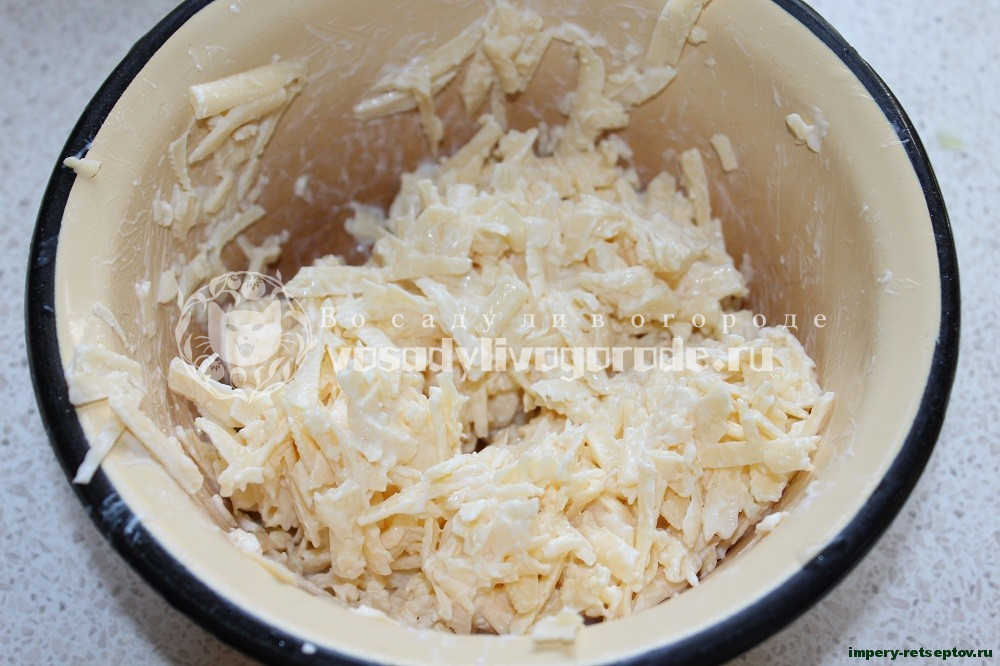 Сочные кабачки фаршированные мясом и рисом под сырной шубкой в духовке